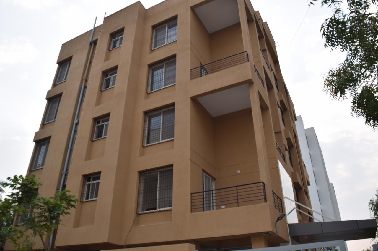 Oyo 12227 Hotel Resonare Baner Pune Bagian luar foto