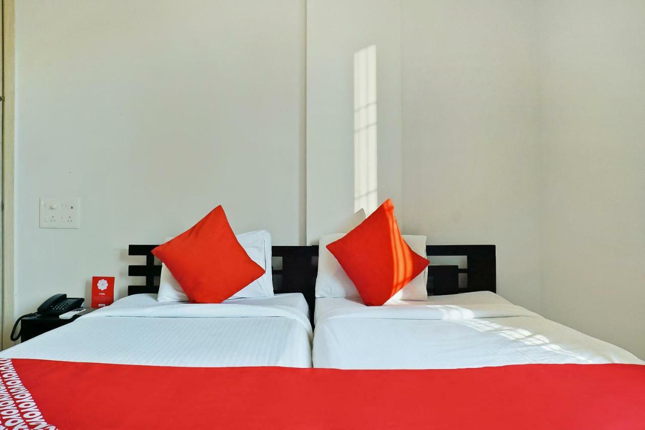 Oyo 12227 Hotel Resonare Baner Pune Bagian luar foto